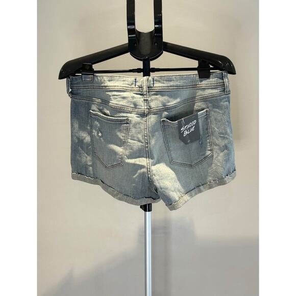 *New* Studio Blue Women's size 31 Shorts - Picture 2 of 5